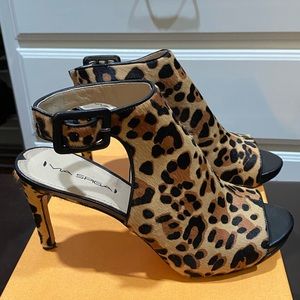VIA SPIGA leopard print heels - Size 8.5